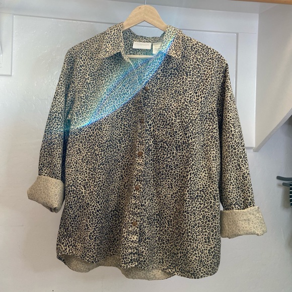 Liz Claiborne Cheetah Button Shirt | Size Medium - Picture 2 of 6